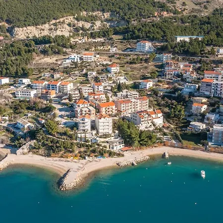 Borzic * Omis
