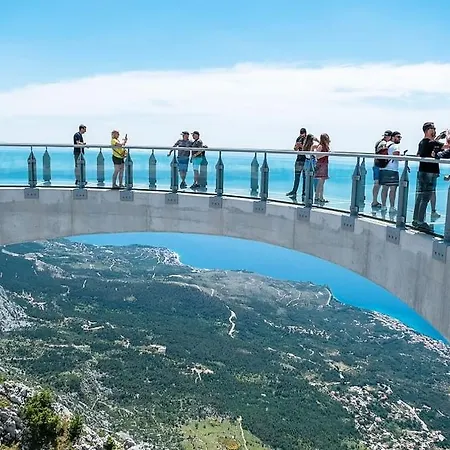 Borzic * Omis