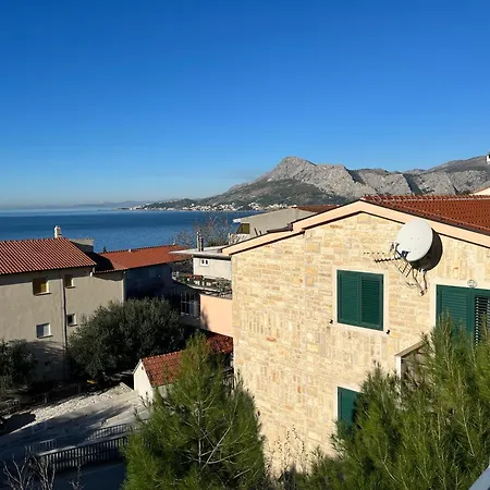 Borzic * Omis