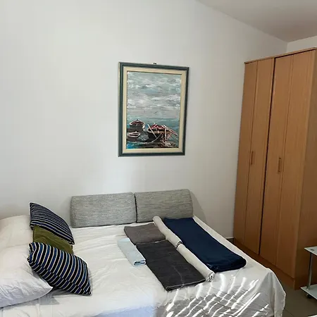 Apartment Borzic Omis